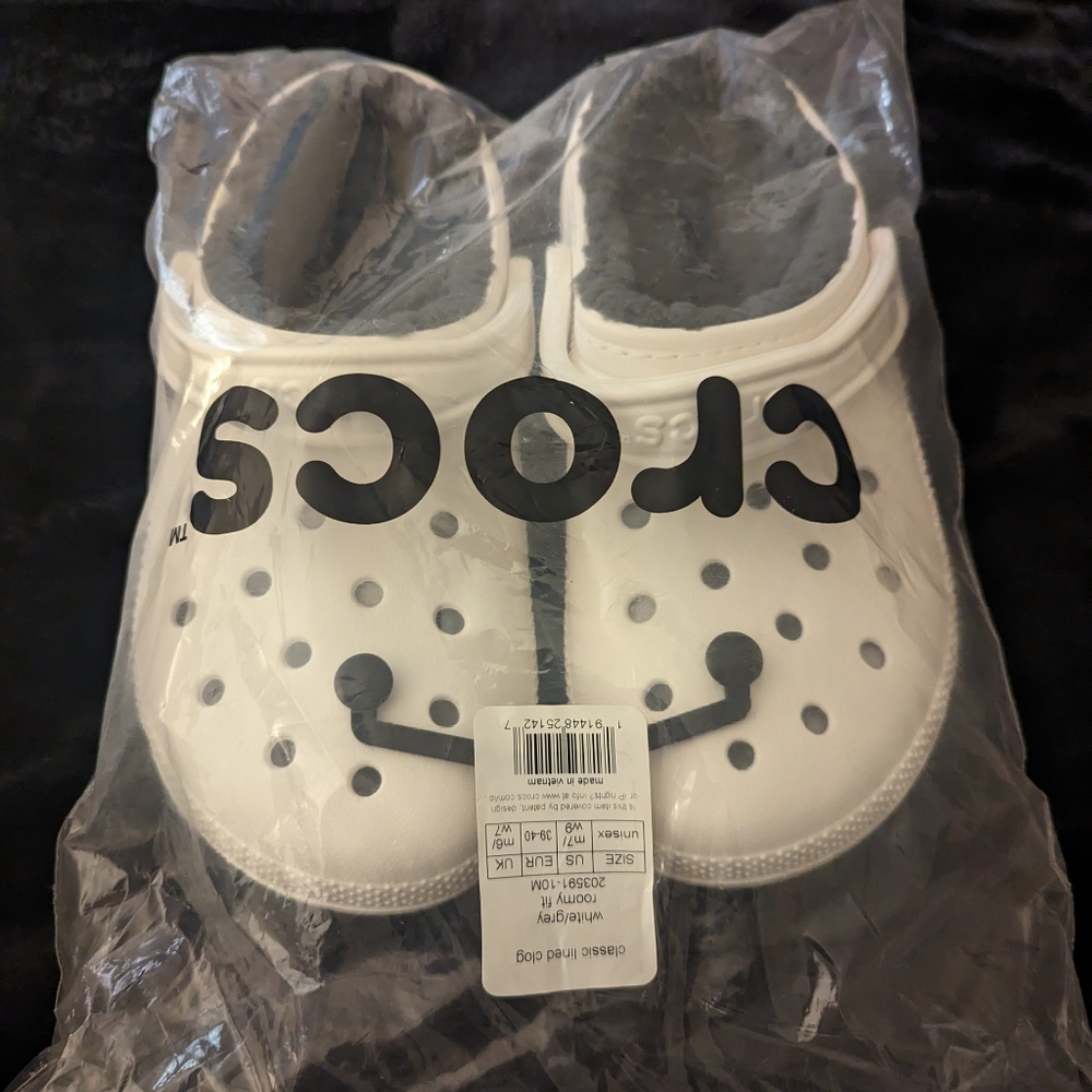 Classic Lined Crocs W9